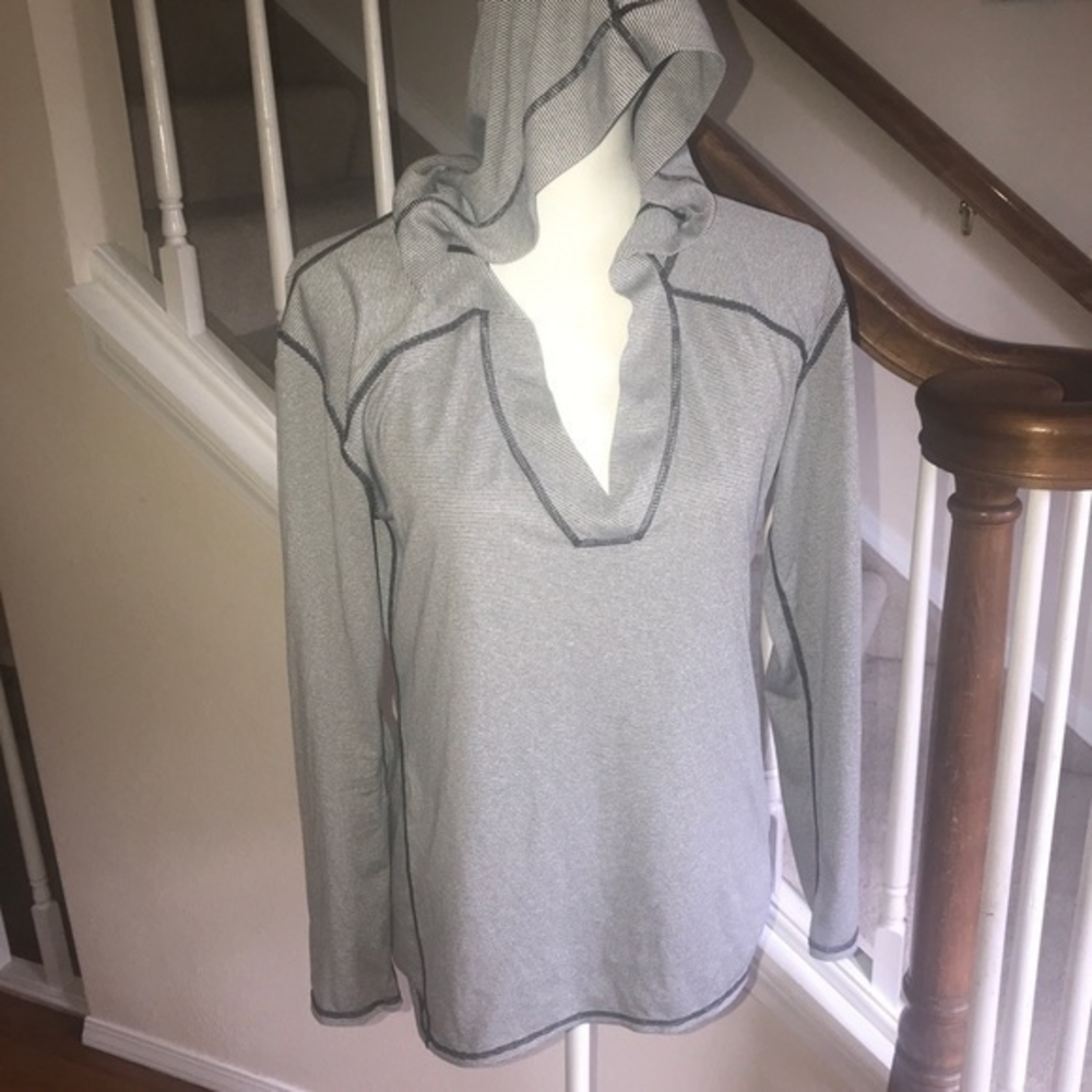 Z by‎ Zella gray striped long sleeve hoodie size M